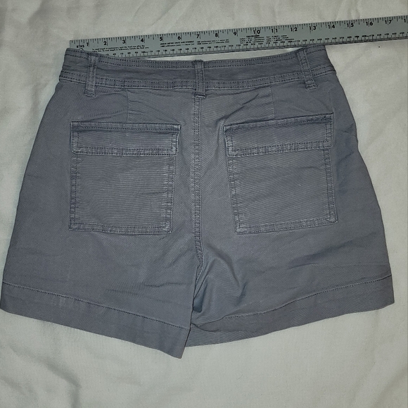 A new day grey cargo shorts women's size 6 - Picture 3 of 4